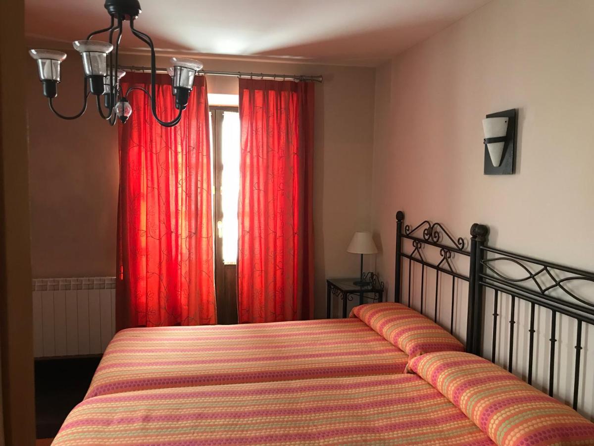 Apartamentos Ebro Reinosa Exteriör bild